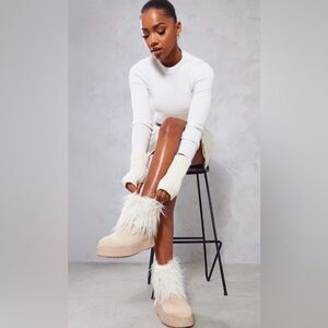 NWT PrettyLittleThing Cream Faux Fur Platform Boots Size 9 Cozy Winter Chunky
